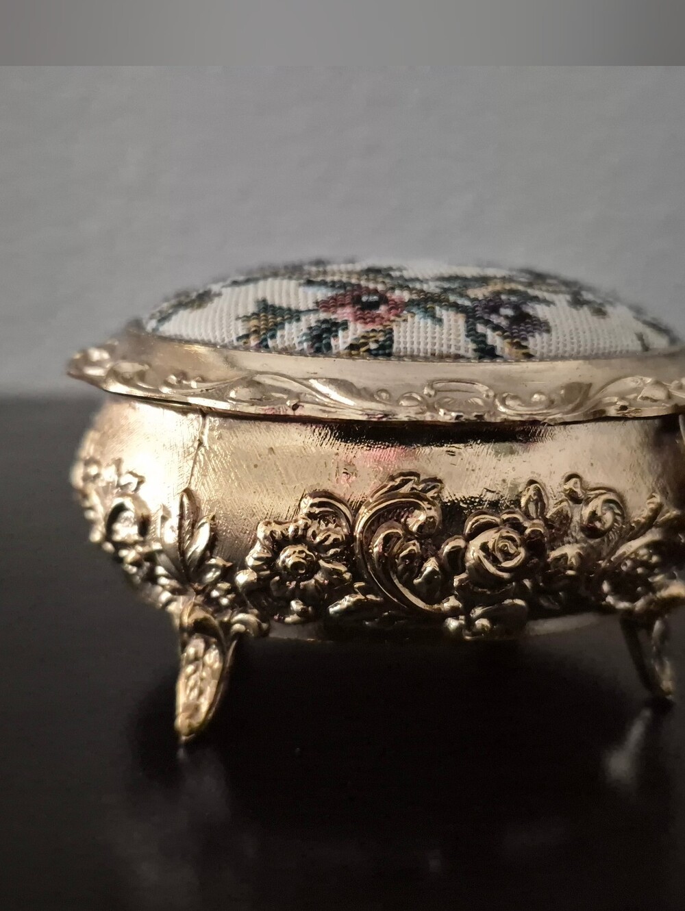 Small Jewelry Box - Picture 3 of 9